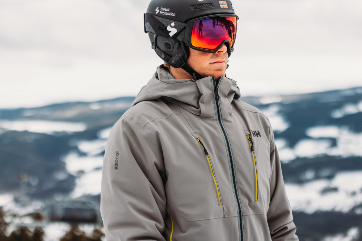 Helly Hansen Ski Wear for 2023 - mens hooded jacket